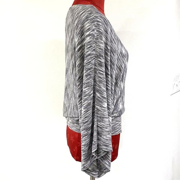 Chicos Sweater 1/M/8 Silky Gray Silver Metallic Kimono Dolman Sleeve Draped Chic - Picture 9 of 9